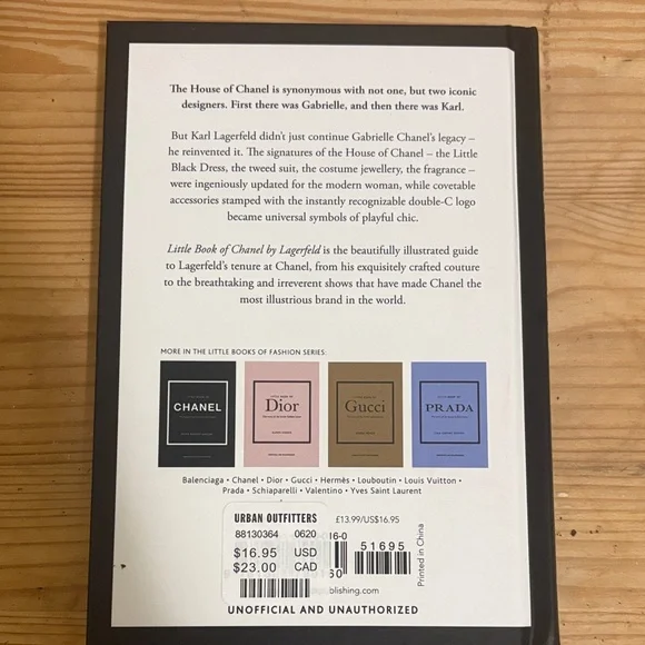 CHANEL Black and White Book - Picture 2 of 2